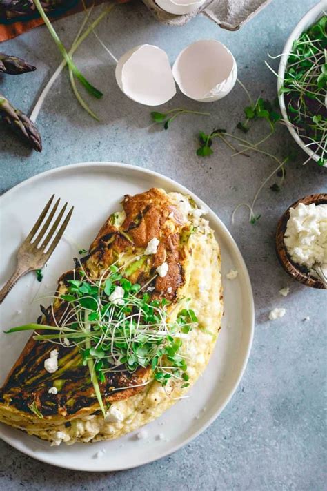 omelette soufflé with asparagus and goat cheese