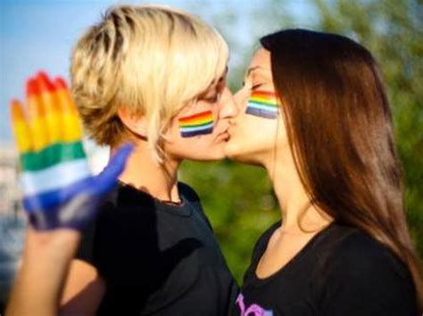 Why More And More Women Are Identifying As Bisexual The Independent