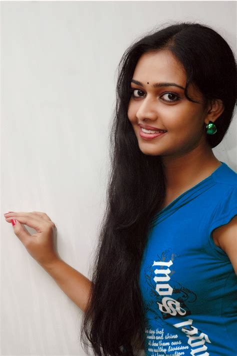 divya viswanath malayalam serial actress blue dress hot