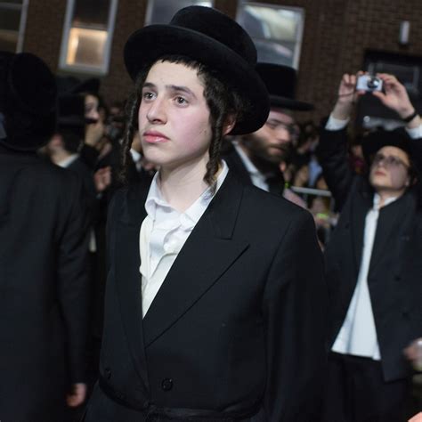man apologized  viral video mocking  orthodox jewish boys hair