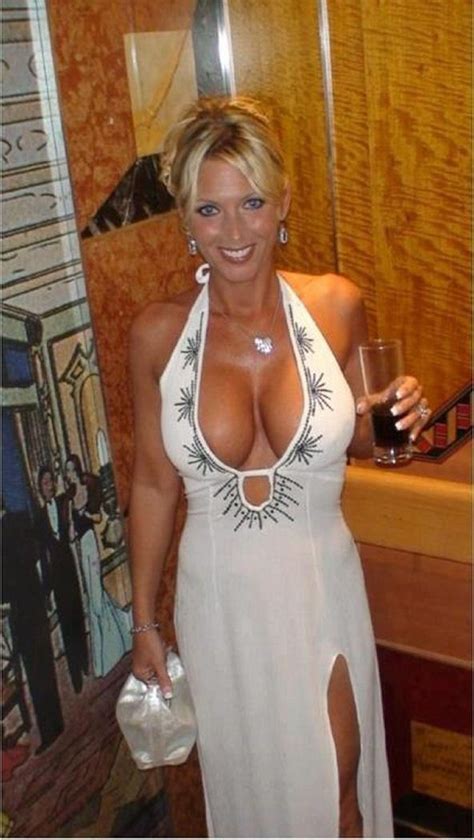 gorgeous mature hotwife still kicking it at middle age milf pinterest posts middle ages