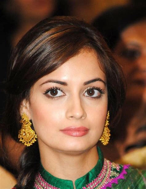 actress dia mirza cute in green saree picture gallery