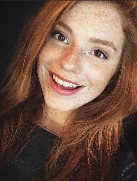 pretty smile and hair redheads in 2019 red hair beautiful redhead beautiful red hair