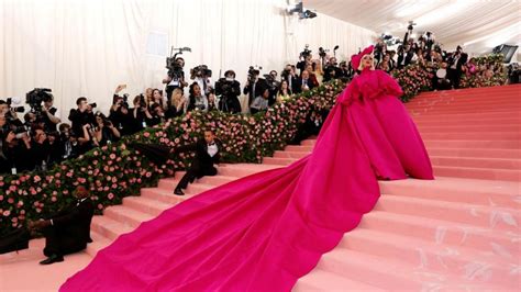 la alfombra roja de la ‘gala met 2019 se tiñe de rosa