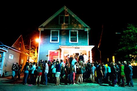 10 tips to survive your first college party society19