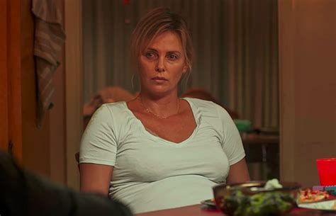 film review charlize theron in ‘tully turns mom into martyr