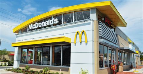 mcdonalds  launch sriracha sandwich nationwide nations restaurant news