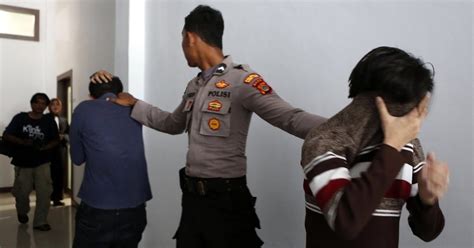 2 men in indonesia sentenced to caning for having gay sex the new york times
