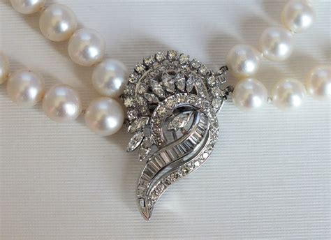 pearl necklace  diamond clasp  highland park il