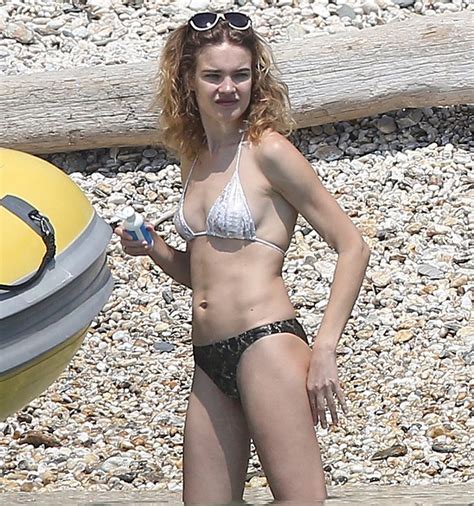 Natalia Vodianova Shows Off Her Supermodel Figure In A Mismatched