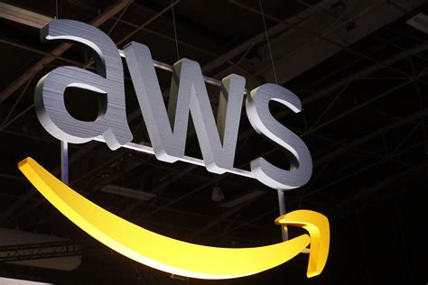 aws reinvent  aws plays   strengths urges cloud migration itpro today  news