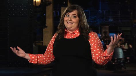 Watch Snl Backstage Asksnl Aidy Bryant On Cats Vs