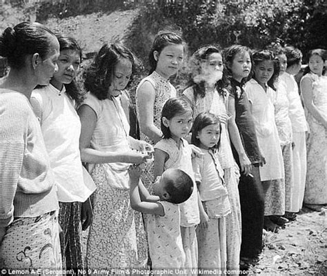 south korea demands new japan comfort women deal daily mail online