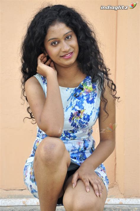 priyanka  tamil actress  images gallery stills  clips indiaglitzcom