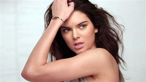 kendall jenner s gq photoshoot goes viral