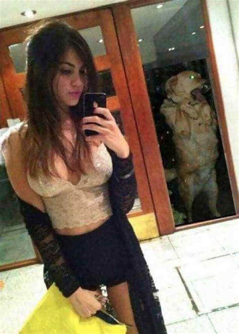 16 hilariously bad selfie fails by people who should ve