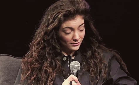 Lorde S  Tastic Guide To Super Bowl Xlviii Mtv