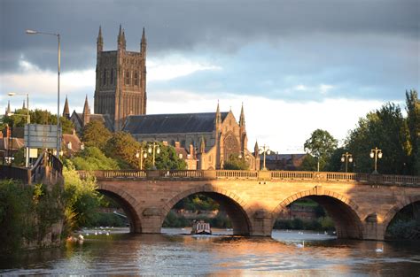 cruising   river severn    night break  enjoy