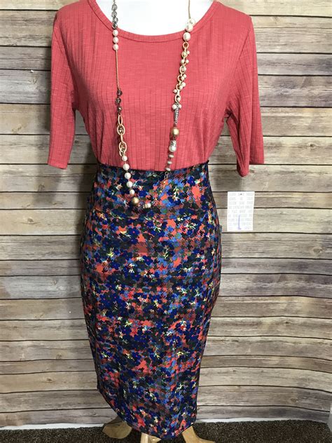 Lularoe Gigi Fitted Top And Cassie Skirt Fashion