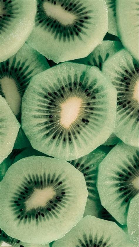 slices  kiwi fruit  arranged   shape   circle  top