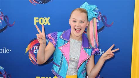 jojo siwa what to know about the youtube star dance moms alum