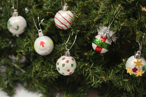christmas tree baubles  pictures wikihow