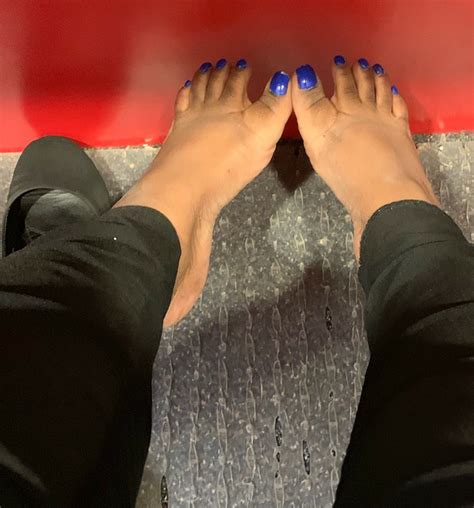 Her Sexy Little Feet Makes My Mouth Water 🤤 Ebonyfeet