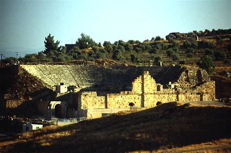 gerasa jerash jordan theatres amphitheatres stadiums odeons ancient