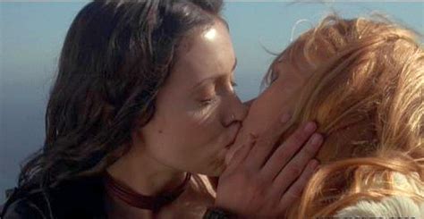 lesbian liplock mischa barton and shantel vansanten in you and i