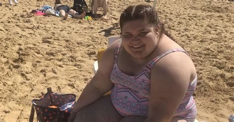 teen s swimsuit selfie is perfect response to fat shamers everywhere metro news