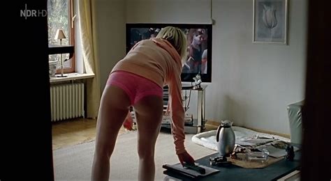 Nude Video Celebs Karolina Lodyga Sexy Tatort E812 2011