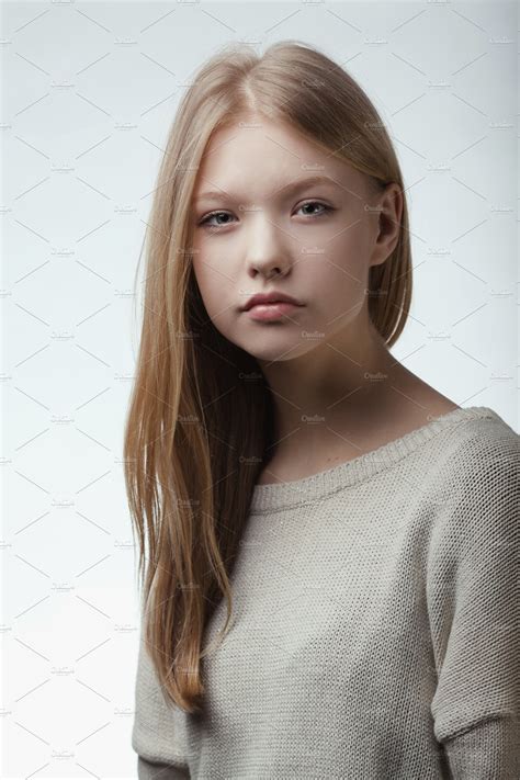 beautiful teen girl portrait ~ beauty and fashion photos
