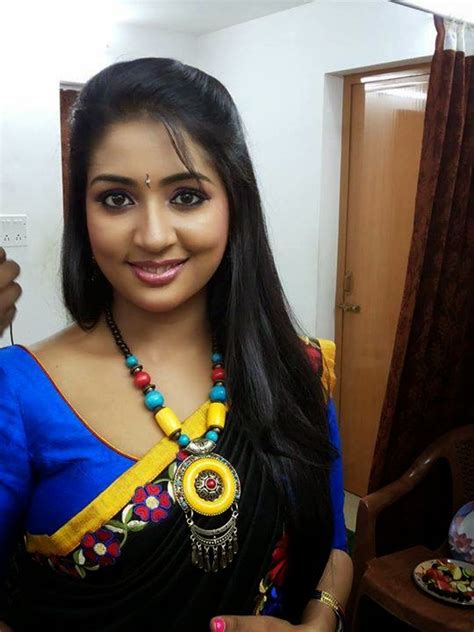 navya nair hot in black saree photos mallu actress saree below navel photos