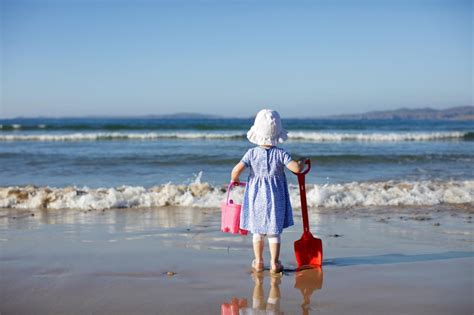 10 idées pour occuper les enfants sur la plage doctissimo