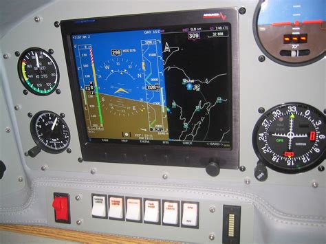 difference  aircraft navigation gps  vor difference