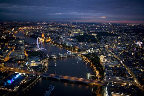 world visit london  night view