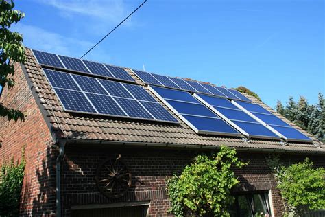 elon musks company revealed plans   roof   solar panels