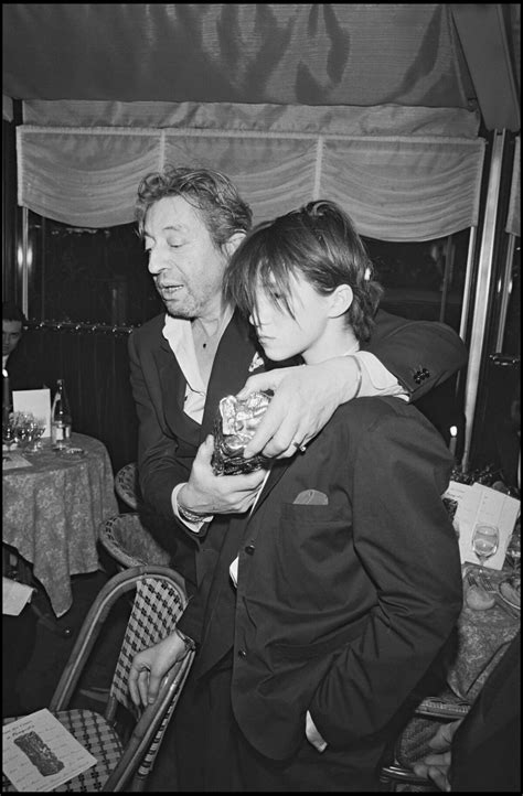 photo charlotte gainsbourg avec son pere serge en  lors des cesar purepeople