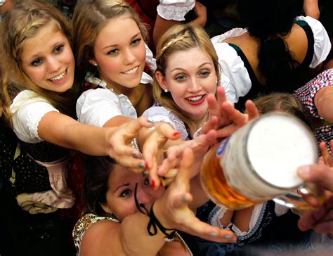beer women cleavage and lederhosen… oktoberfest whats there not to love 42 images page 7