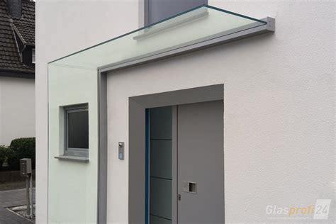 vordach duravento farblich abgestimmt zur eingangstuer glasvordach