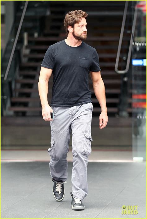 gerard butler oozes major sex appeal with tight black t shirt photo