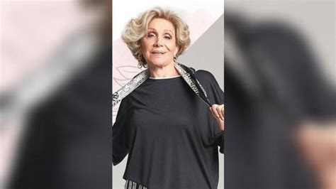 helena schargel brazil s 79 year old lingerie model shines light on