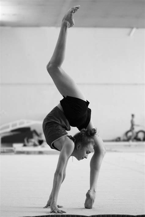 17 Best Images About Contortionists On Pinterest Yoga