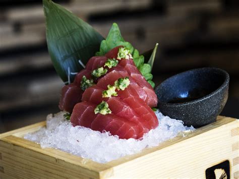 sushi  houston  restaurants  turn raw fish  art