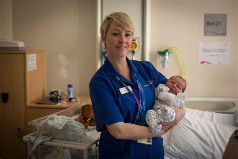 my midwife photos capture the beautiful bonds formed by mums and