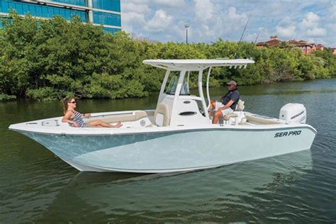 2017 Boat Buyer S Guide On The Water