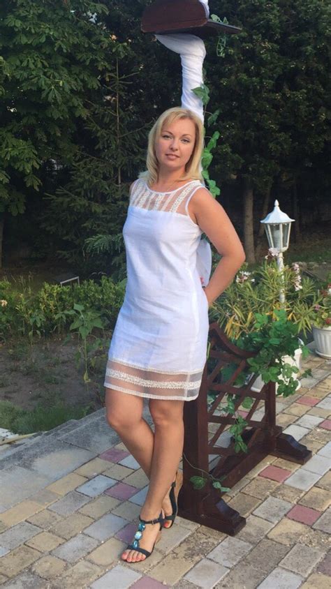 Damochki S Blog Beautiful Blonde Lady In White Dress Standing In The Park