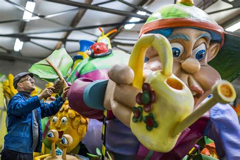 brabantse steden vieren opening carnaval op  november met beperkingen nrc