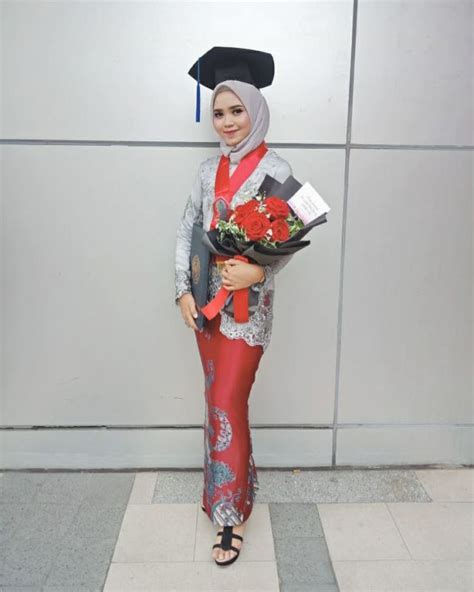 Model Hijab Wisuda Syari 2019 Jilbab Gucci