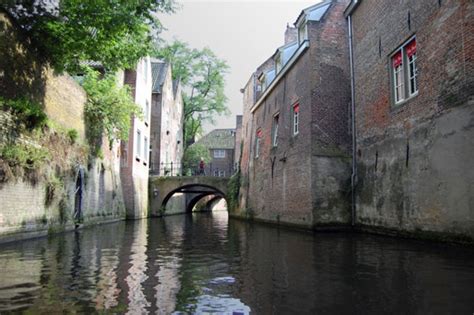 top  beautiful towns   netherlands built  canals tourism